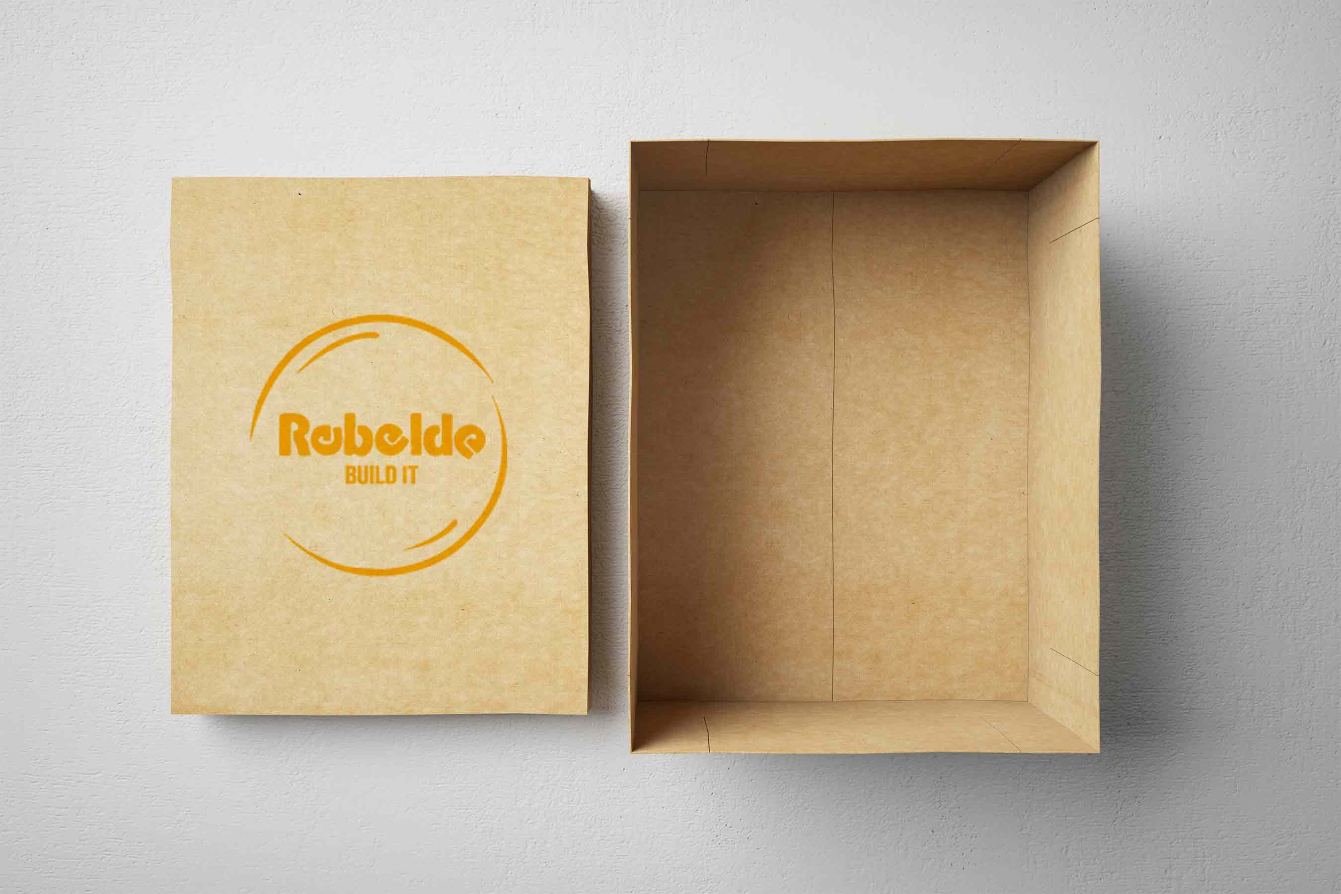 Caixa de cartão personalizada com estampagem – Rebelde Build It
